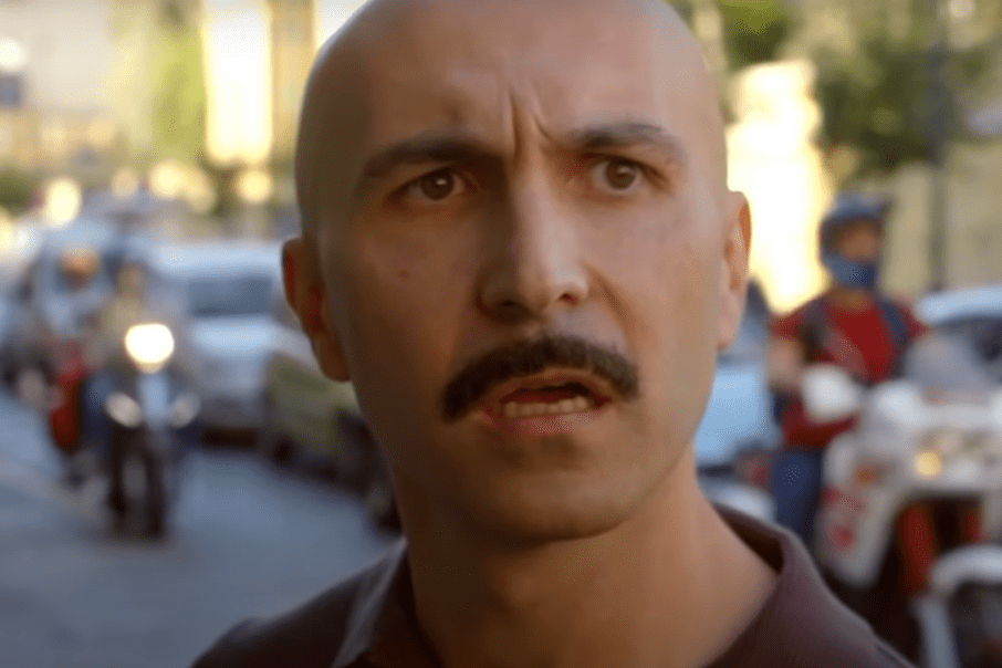 maccio capatonda nello spot pubblicitario tavernello